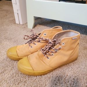 BANGS shoes size 7.5 yellow mustard